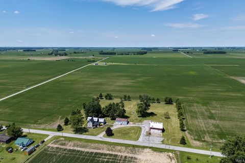 Tiny photo for 2144 S County Rd 1300 E, Frankfort, IN 46041 (MLS # 202625135)