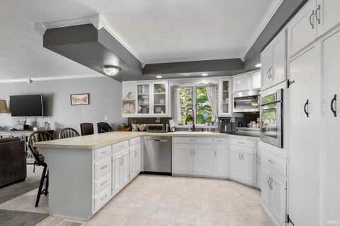 Tiny photo for 2144 S County Rd 1300 E, Frankfort, IN 46041 (MLS # 202625135)