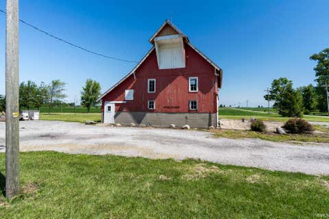 Tiny photo for 2144 S County Rd 1300 E, Frankfort, IN 46041 (MLS # 202625135)