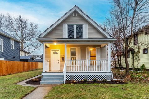 Photo of 1405 Oneida Street, Fort Wayne, IN 46805 (MLS # 202549302)