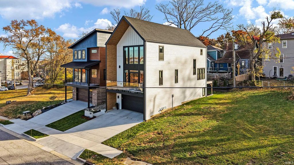 Photo of 289 S 8Th Street, Lafayette, IN 47901 (MLS # 202612327)