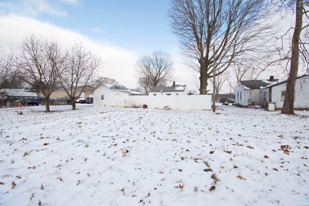 Photo of 805 Lincolnway West, Ligonier, IN 46767 (MLS # 202601976)