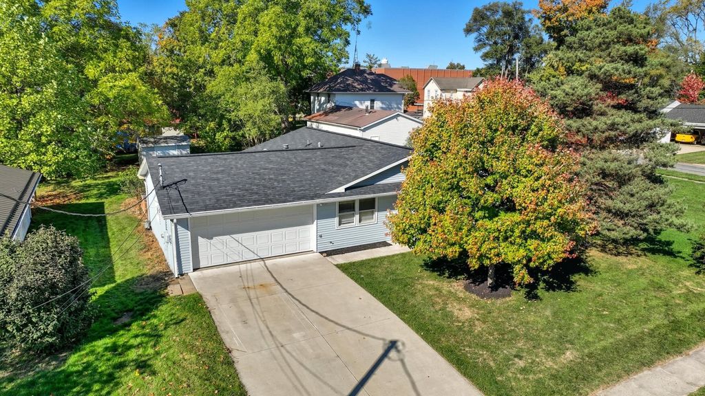 Photo of 508 Euclid Avenue, Angola, IN 46703 (MLS # 202542317)