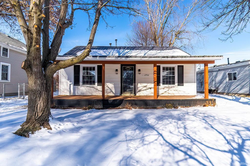Photo of 2706 Saint Louis Avenue, Fort Wayne, IN 46809 (MLS # 202548687)