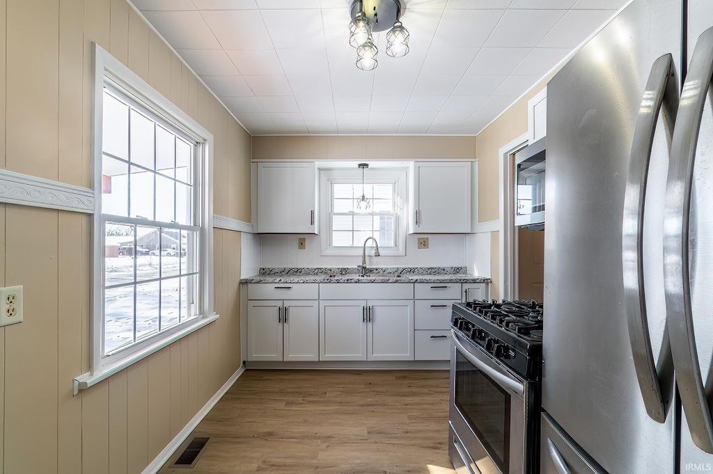 Photo of 2706 Saint Louis Avenue, Fort Wayne, IN 46809 (MLS # 202548687)