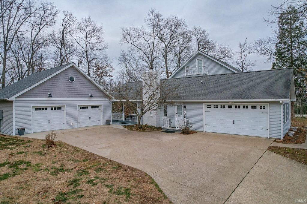 Photo of 360 W Evergreen Plaza S Plz, Santa Claus, IN 47579 (MLS # 202549897)