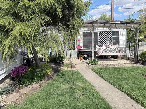 Tiny photo for 1422 W Carter Street, Kokomo, IN 46901 (MLS # 202616304)