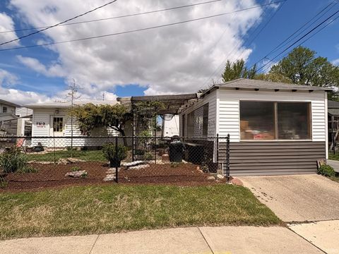 Tiny photo for 1422 W Carter Street, Kokomo, IN 46901 (MLS # 202616304)