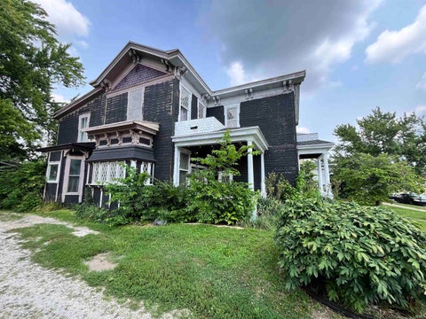 Tiny photo for 1318 E Broadway, Logansport, IN 46947 (MLS # 202628667)