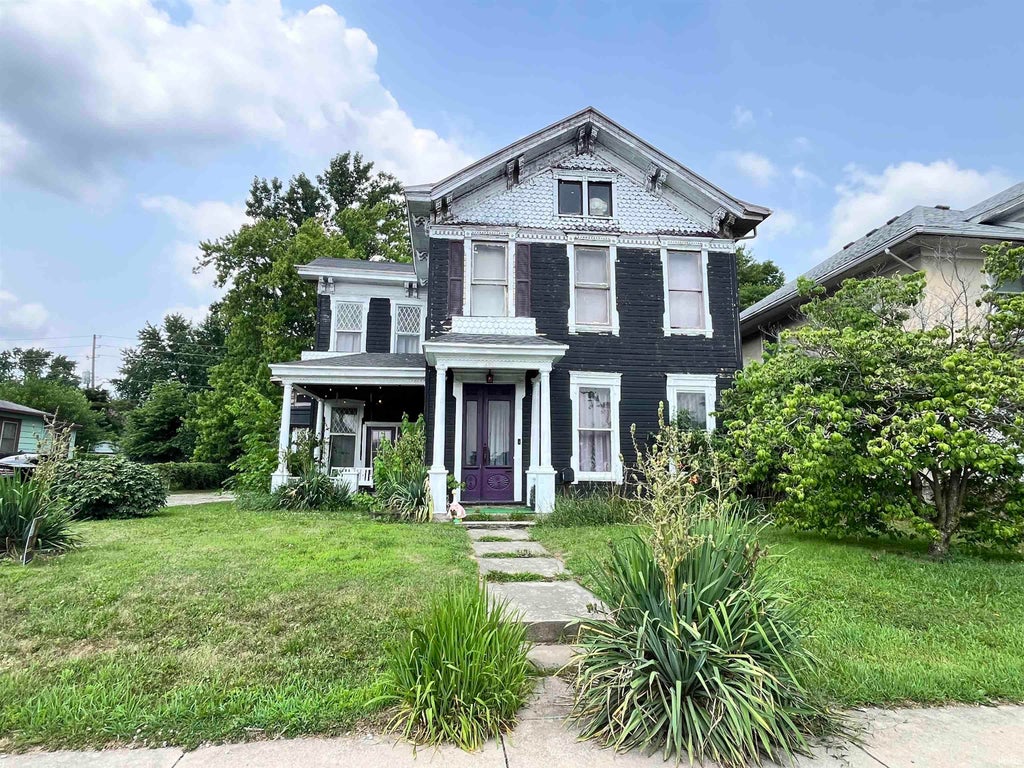 Photo of 1318 E Broadway, Logansport, IN 46947 (MLS # 202628667)