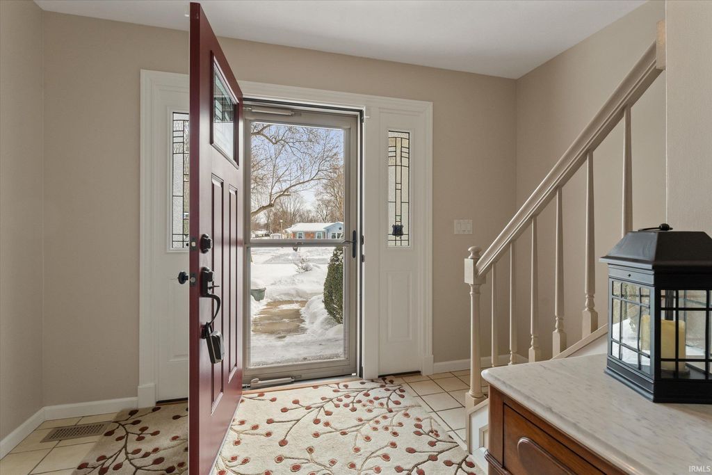 Photo of 6233 Regent Court, South Bend, IN 46614 (MLS # 202604011)