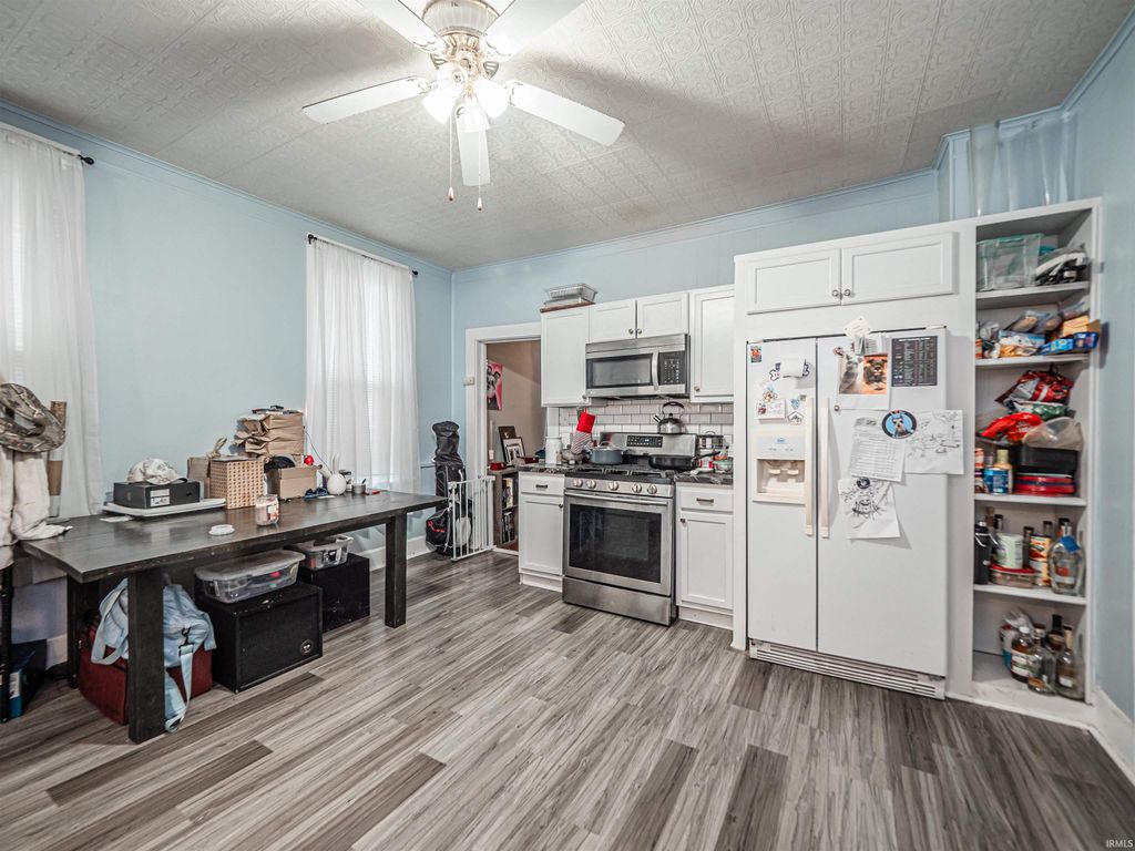 Photo of 3011 Forest Avenue, Evansville, IN 47712 (MLS # 202543817)