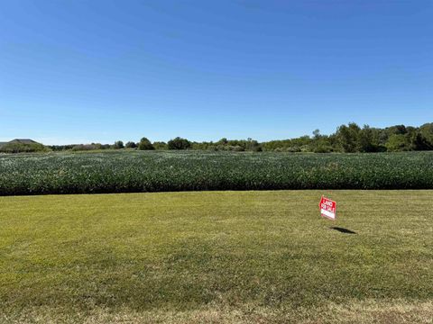 Tiny photo for 300 E South St, Marion, IN 46953 (MLS # 202601031)