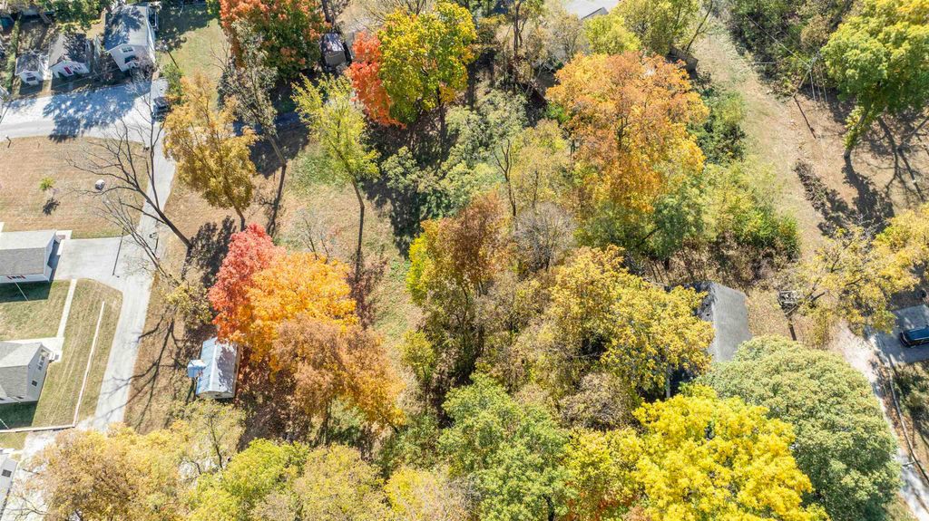 Photo of 2222 S RUNWAY Court, Monticello, IN 47960 (MLS # 202611349)