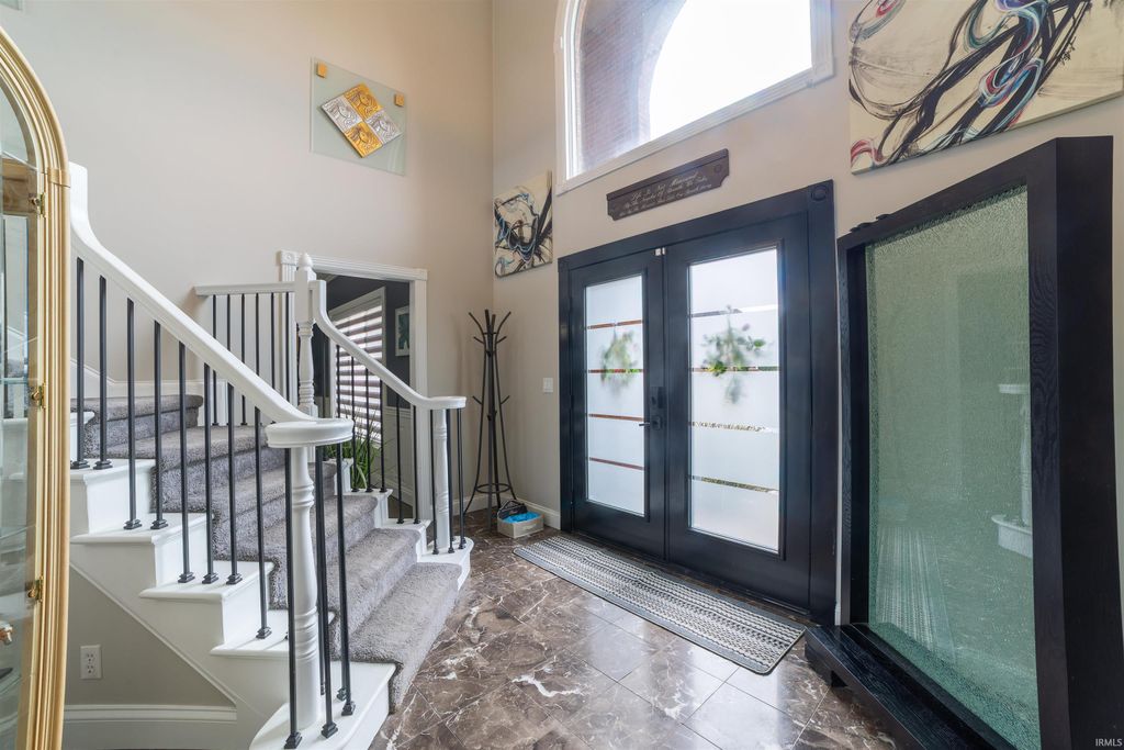 Photo of 2177 Ledgewood Court, Newburgh, IN 47630 (MLS # 202608415)