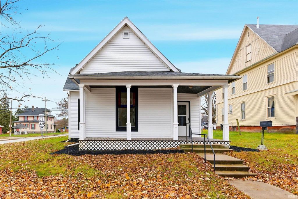 Photo of 1059 N Main Street, Frankfort, IN 46041 (MLS # 202540996)