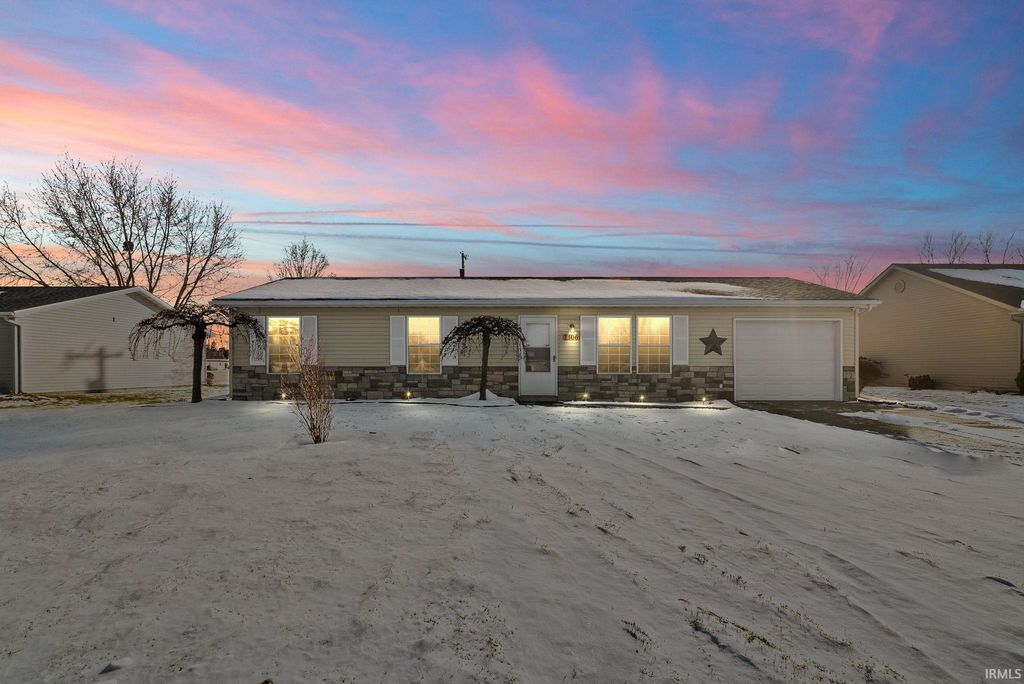 Photo of 1306 Sunnyglenn Court, Bluffton, IN 46714 (MLS # 202549209)