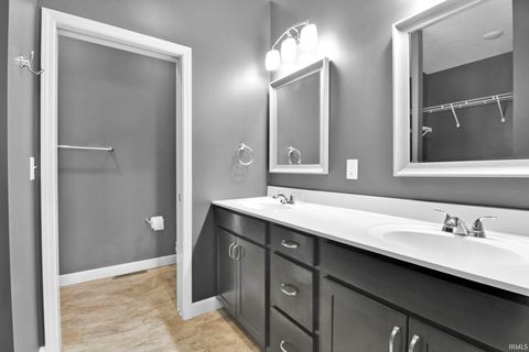 Tiny photo for 407 E VAILE Avenue, Kokomo, IN 46901 (MLS # 202611343)