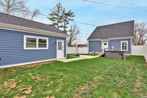 Tiny photo for 407 E VAILE Avenue, Kokomo, IN 46901 (MLS # 202611343)