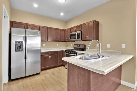 Tiny photo for 407 E VAILE Avenue, Kokomo, IN 46901 (MLS # 202611343)