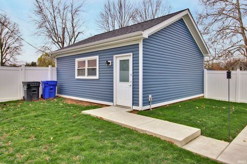 Tiny photo for 407 E VAILE Avenue, Kokomo, IN 46901 (MLS # 202611343)
