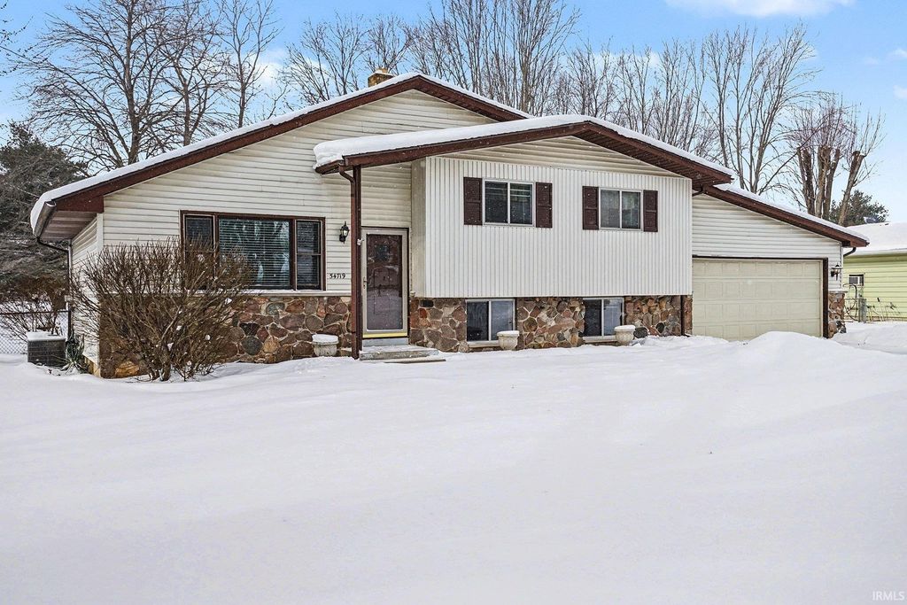Photo of 54719 Eisenhower Drive, Elkhart, IN 46514 (MLS # 202602868)