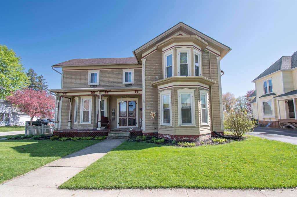 Photo of 230 E Diamond Street, Kendallville, IN 46755 (MLS # 202628676)