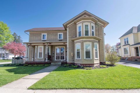 Photo of 230 E Diamond Street, Kendallville, IN 46755 (MLS # 202628676)
