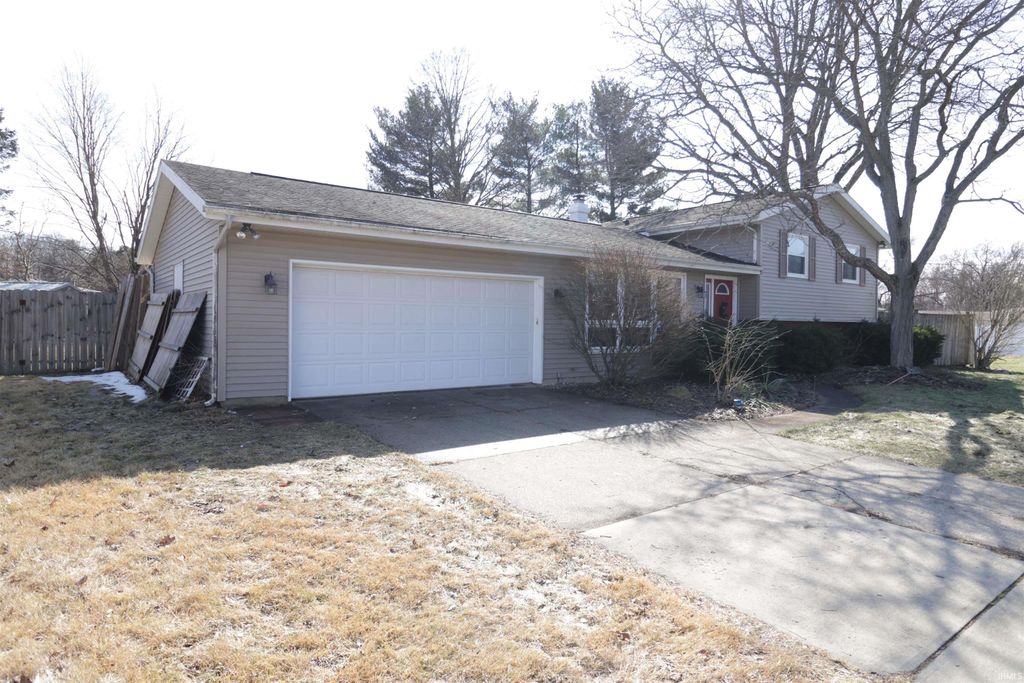 Photo of 52760 Holly Court, South Bend, IN 46637 (MLS # 202605899)