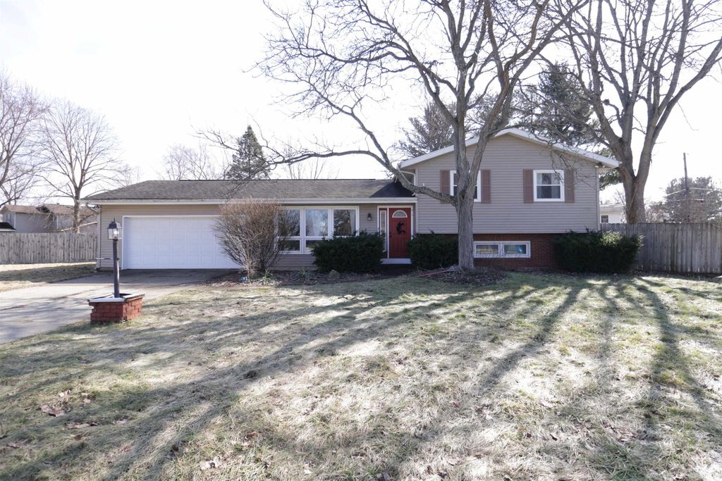 Photo of 52760 Holly Court, South Bend, IN 46637 (MLS # 202605899)