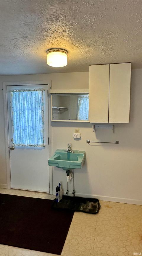 Tiny photo for 205 E Franklin Street, Delphi, IN 46923 (MLS # 202548183)