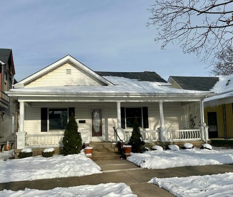Photo of 205 E Franklin Street, Delphi, IN 46923 (MLS # 202548183)