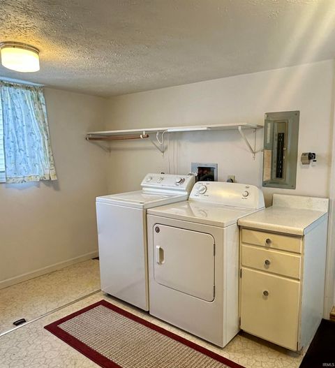 Tiny photo for 205 E Franklin Street, Delphi, IN 46923 (MLS # 202548183)