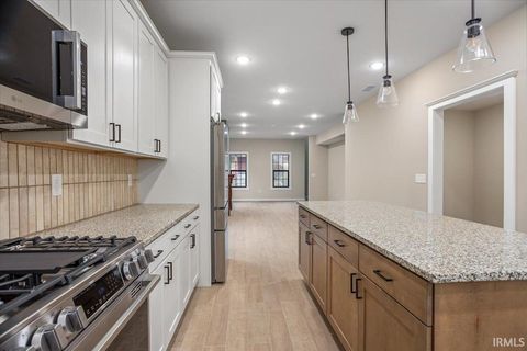 Tiny photo for 124 S 7th Street, Lafayette, IN 47901 (MLS # 202543486)