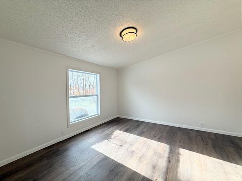 Tiny photo for 4700 Pottawatomie Road, Logansport, IN 46947 (MLS # 202549334)