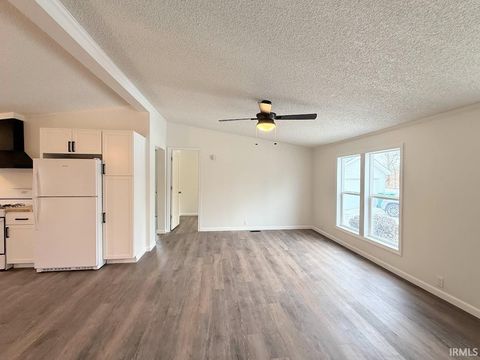 Tiny photo for 4700 Pottawatomie Road, Logansport, IN 46947 (MLS # 202549334)