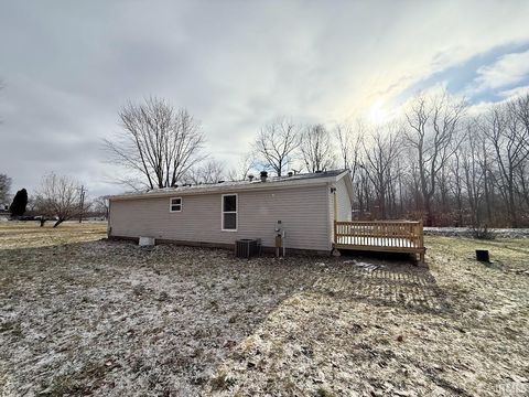 Tiny photo for 4700 Pottawatomie Road, Logansport, IN 46947 (MLS # 202549334)