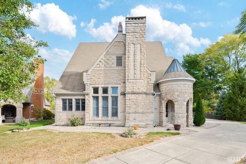 Photo of 2520 CHRYSTAL WOODS Drive, Kokomo, IN 46901 (MLS # 202541467)
