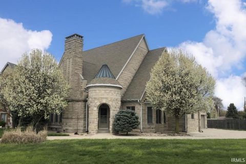 Photo of 2520 CHRYSTAL WOODS Drive, Kokomo, IN 46901 (MLS # 202541467)