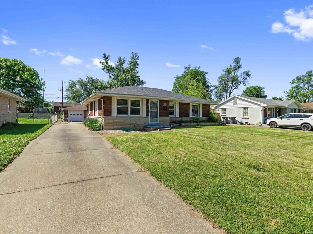 Photo of 3027 Graham Avenue, Evansville, IN 47714 (MLS # 202617478)