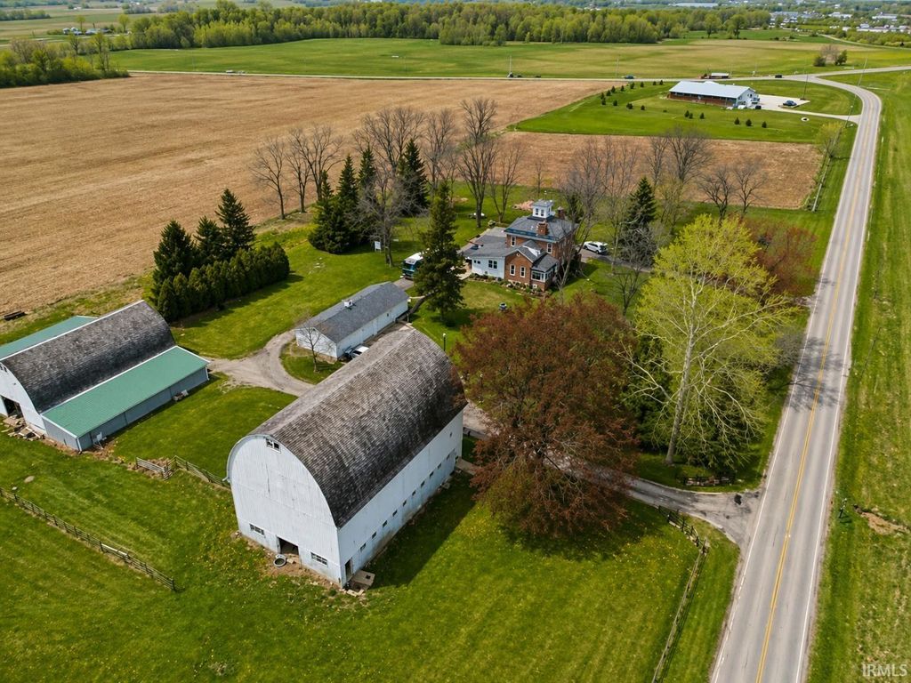 Photo of 5772 County Road 11A Road, Auburn, IN 46706 (MLS # 202614922)