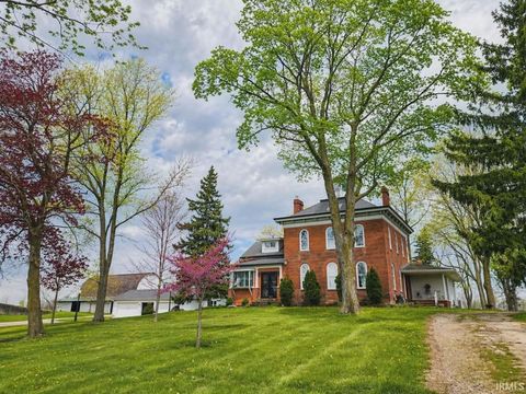 Photo of 5772 County Road 11A Road, Auburn, IN 46706 (MLS # 202614922)