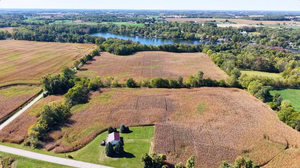 Photo of 2140 S 500 E, Lagrange, IN 46761 (MLS # 202543954)