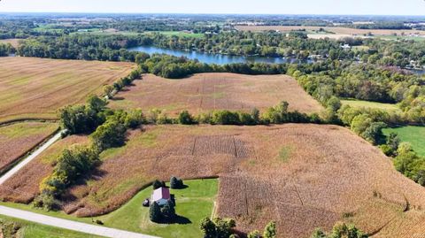 Photo of 2140 S 500 E, Lagrange, IN 46761 (MLS # 202543954)