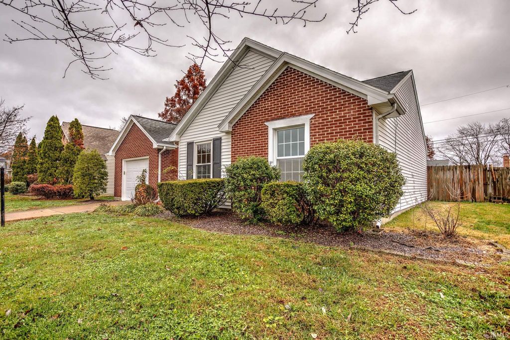 Photo of 3305 N Stockwell Road, Evansville, IN 47715 (MLS # 202547458)