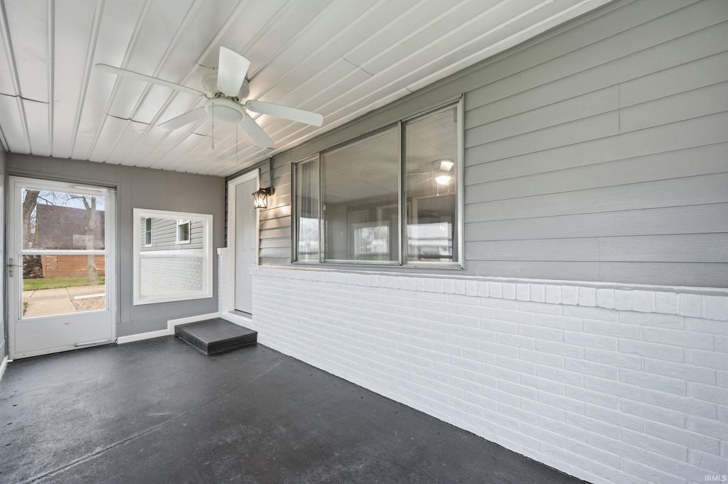 Photo of 9109 W Sutherland Avenue, Yorktown, IN 47396 (MLS # 202610504)