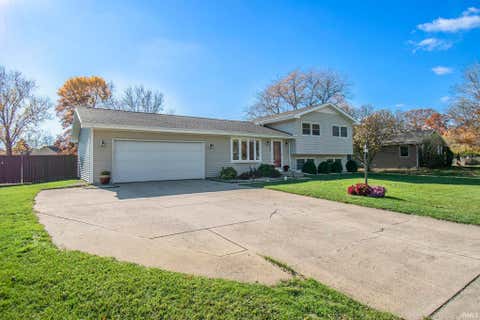 Tiny photo for 10370 Glen Lee Trail, Granger, IN 46530 (MLS # 202622026)