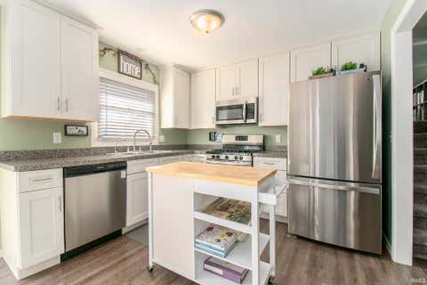 Tiny photo for 10370 Glen Lee Trail, Granger, IN 46530 (MLS # 202622026)