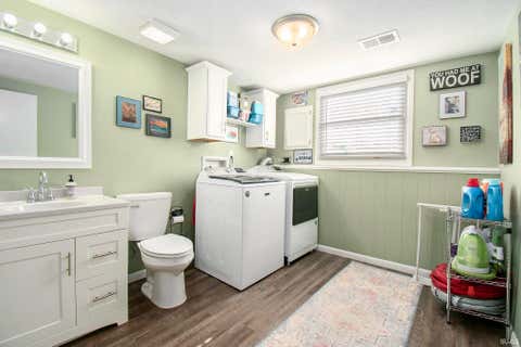 Tiny photo for 10370 Glen Lee Trail, Granger, IN 46530 (MLS # 202622026)