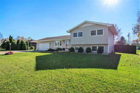 Tiny photo for 10370 Glen Lee Trail, Granger, IN 46530 (MLS # 202622026)
